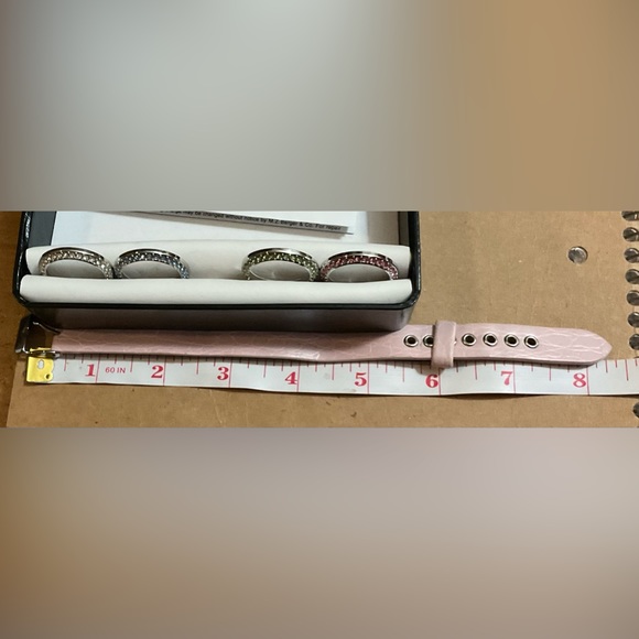 Quarter Factory: Silver tone watch with Four Exchangeable bands and 4 band faces - Picture 7 of 11